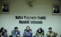 Menurut para pembicara dari unsur parpol, langkah KPU mencoret caleg perempuan dengan berbagai alasan dinilai menghilangkan hak konstitusional warga untuk dipilih.