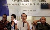 Tampak hadir dalam presentasi tersebut (kiri-kanan) Suwandi Ahmad, Ratna Dasahasta, Heru Hendratmoko, dan Teten Masduki.