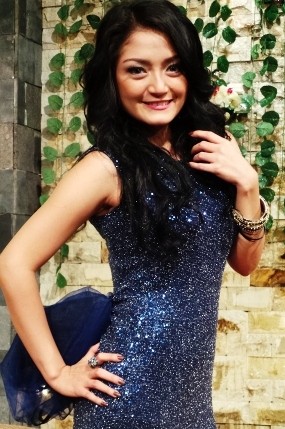 Goyang Manjur Alias Maju Mundur ala Siti Badriah