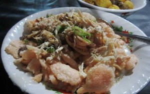 Bubur Ayam Benteng (Tiffany): Gurih Lembut Penumpas Lapar di Kala Senja