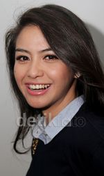 Ekspresi Kocak Si Cantik Revalina S Temat