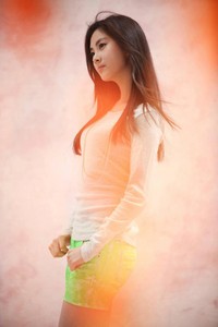 Dari awal hingga kini, Seohyun tetap setia dengan rambut panjangnya. (SME)