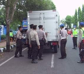 250 Dinamit Hilang, Truk dan Mobil Box di Jalur Selatan Dirazia