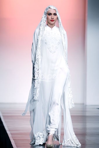 Jakarta, Indonesia - 26 Juni 2013. Ronald V Gaghana Elements. Jakarta Islamic Fashion Week 2013 at Hall Jakarta Convention Center. Senayan. Jakarta. [Foto: Mohammad abduh/Wolipop]