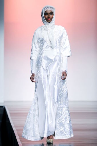 Jakarta, Indonesia - 26 Juni 2013. Ronald V Gaghana Elements. Jakarta Islamic Fashion Week 2013 at Hall Jakarta Convention Center. Senayan. Jakarta. [Foto: Mohammad abduh/Wolipop]