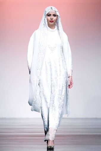 Jakarta, Indonesia - 26 Juni 2013. Ronald V Gaghana Elements. Jakarta Islamic Fashion Week 2013 at Hall Jakarta Convention Center. Senayan. Jakarta. [Foto: Mohammad abduh/Wolipop]