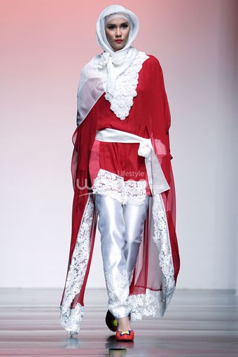 Jakarta, Indonesia - 26 Juni 2013. Ronald V Gaghana Elements. Jakarta Islamic Fashion Week 2013 at Hall Jakarta Convention Center. Senayan. Jakarta. [Foto: Mohammad abduh/Wolipop]