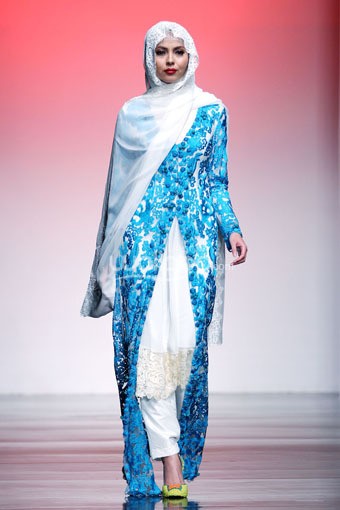 Jakarta, Indonesia - 26 Juni 2013. Ronald V Gaghana Elements. Jakarta Islamic Fashion Week 2013 at Hall Jakarta Convention Center. Senayan. Jakarta. [Foto: Mohammad abduh/Wolipop]