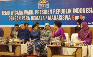 Setelah Hadiri Peringatan Hari Keluarga, Wapres Berdialog Dengan Pelajar