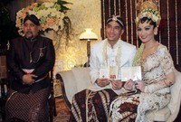 Indro mengaku dirinya sudah ikhlas untuk melepas anaknya untuk dirawat dan dijaga oleh sang menantu kini.