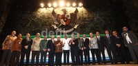 Perusahaan-perusahaan itu adalah Bangkok Mass Transportation System PCL of Thailand, Singapore Technology Electronics Limited and SMRT International Pte Ltd of Singapore, PT Indosat Tbk, Changchun Railways Vehicles Co. Limited, China Communications Construction Company Limited of China dan TUV Rhineland Group of Germany.