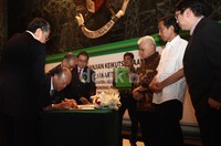 Penandatanganan kerjasama dilakukan di Balai Kota, Jakarta, Sabtu (29/6/2013).