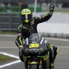 Crutchlow Pebalap Inggris Pertama Peraih Pole Position