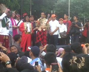 Naik Panggung Jakarnaval 2013, Jokowi Gaungkan 3 Pesan Kebersihan