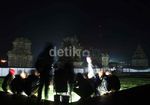 Ribuan Wisatawan Lepas Lampion Di DFC