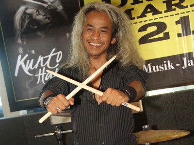 Kunto Hartono Pecahkan Rekor Gebuk Drum 122 Jam
