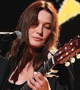 Istri Mantan Presiden Prancis Rilis Album Baru