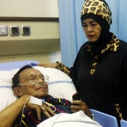 Usai Melayat Deasy Arisandi, Bob Tutupoli Masuk UGD