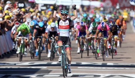 Menangi Etape Kedua, Bakelants Rebut Yellow Jersey