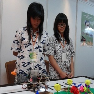 Robot-robot Pertanian Karya Mahasiswa Mejeng di Bandung