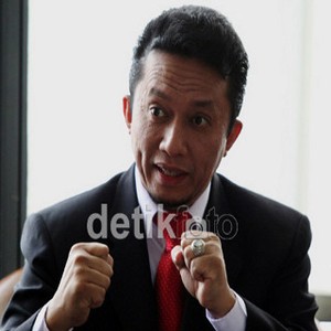 Tifatul Segera Keluarkan Izin WiFi Untuk Pesawat Garuda Boeing 777-300ER