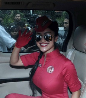  Kembali ke Kampus, Jupe Disambut dengan Tumpeng