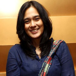 Ine Febriyanti dan Impian Miliki Rumah di Tengah Hutan