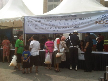 Yuk Belanja, Ada Sembako Murah di Plaza Indonesia