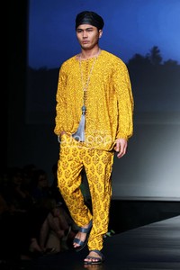 Jakarta, Indonesia - 27 Juni. Samuel Wattumena Faith, Hope, & Love, Jakarta Islamic Fashion Week 2013 at Hall Jakarta Convention Center. Senayan. 27 Juni 2013. Jakarta. [Foto: Mohammad Abduh/Wolipop]