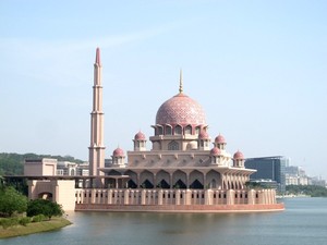  Masjid Pink, Landmark Unik di Putrajaya