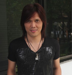 Once: Musik Itu Soal Kenikmatan, Bukan Bayaran Mahal