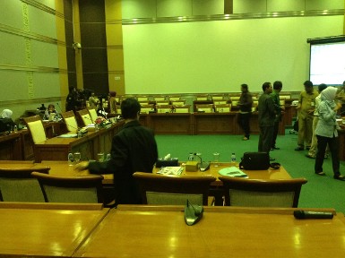 Anggota DPR Tak Kunjung Datang, Rapat dengan Kemenag Molor 2 Jam