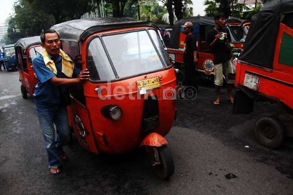 Ahok: Bajaj di Jakarta Akan Pakai Sistem Rayonisasi