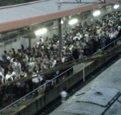 Rel Patah, Perjalanan KRL Tanah Abang-Serpong Terganggu