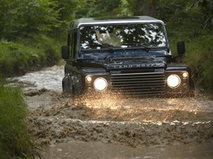 Terbukti Kuat Ditimpa Helikopter, TNI Pesan Land Rover Defender