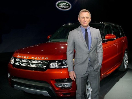 Mobil Daniel Craig Masuk Indonesia Akhir Tahun