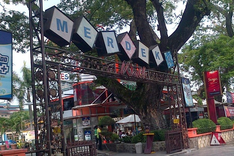 Merdeka Walk, Pasar Kuliner Malam Paling Top di Medan