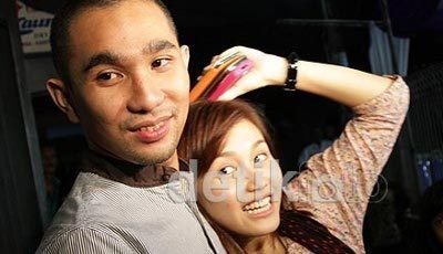 Perhiasan dan Alat Salat Jadi Mas Kawin di Akad Nikah Ayu Ting Ting