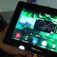 BlackBerry Masih Distribusikan 100 Ribu Playbook