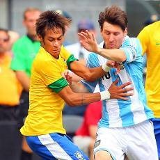Messi vs Neymar, Siapa Lebih Baik (di Usia 21)?