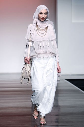 Jakarta, Indonesia - 28 Juni. Ria Miranda Beatnik. Jakarta Islamic Fashion Week 2013 di Hall Jakarta Convention Center. Senayan. 28 Juni 2013. Jakarta. [Foto: Mohammad Abduh/Wolipop]