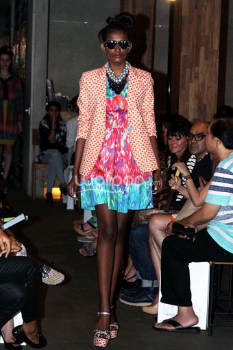 Jakarta, Indonesia - 30 Juni 2013. Hengki Kawilarang Retro Pop Spring 2014 at De la Gue. Kemang. Jakarta Selatan. [Foto: Mohammad abduh/Wolipop]