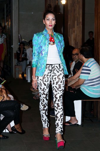 Jakarta, Indonesia - 30 Juni 2013. Hengki Kawilarang Retro Pop Spring 2014 at De la Gue. Kemang. Jakarta Selatan. [Foto: Mohammad abduh/Wolipop]