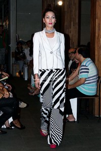 Jakarta, Indonesia - 30 Juni 2013. Hengki Kawilarang Retro Pop Spring 2014 at De la Gue. Kemang. Jakarta Selatan. [Foto: Mohammad abduh/Wolipop]