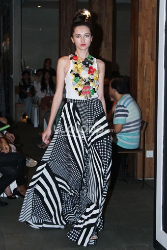 Jakarta, Indonesia - 30 Juni 2013. Hengki Kawilarang Retro Pop Spring 2014 at De la Gue. Kemang. Jakarta Selatan. [Foto: Mohammad abduh/Wolipop]