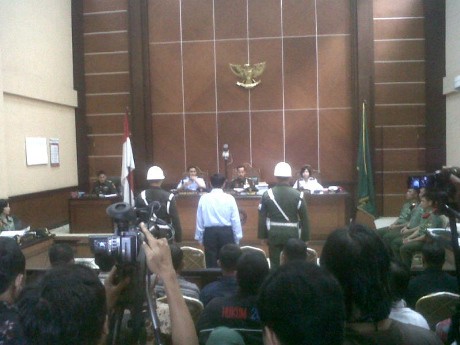 Bersaksi untuk Terdakwa Serda Ucok Cs, Suara Eks Kalapas Mendadak Serak