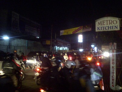 Awas! Jalan Raya Pondok Cabe Lumpuh Total