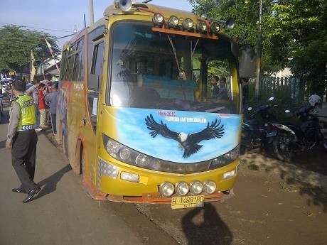 Bus Terguling di Semarang, 2 Orang Tewas