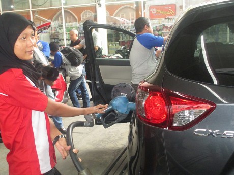 Pertamax Jarang di Daerah, Bagaimana Nasib Mobil Berkompresi Tinggi?