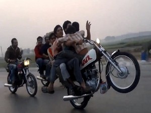 Aksi Gila Pemotor Pakistan